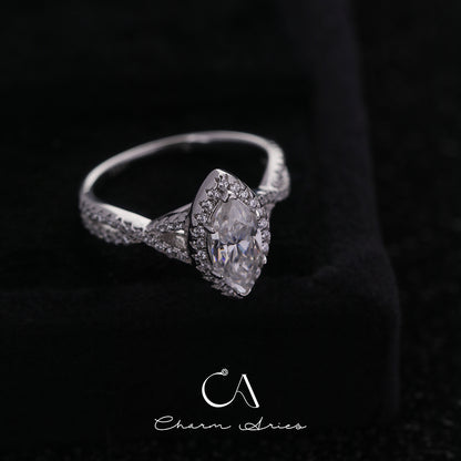 ONE CARAT MOISSANITE S925 ANGEL'S EYE RING