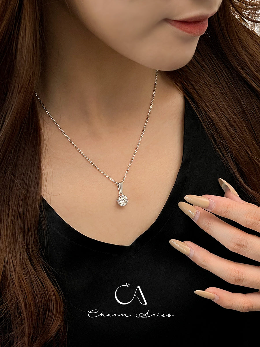 SIX CLAWS OF SIMPLICITY S925 MOISSANITE NECKLACE