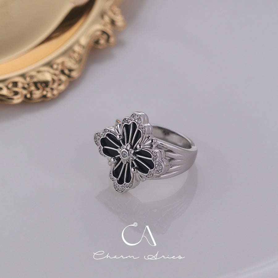 VINTAGE CLOVER S925 ONYX RING