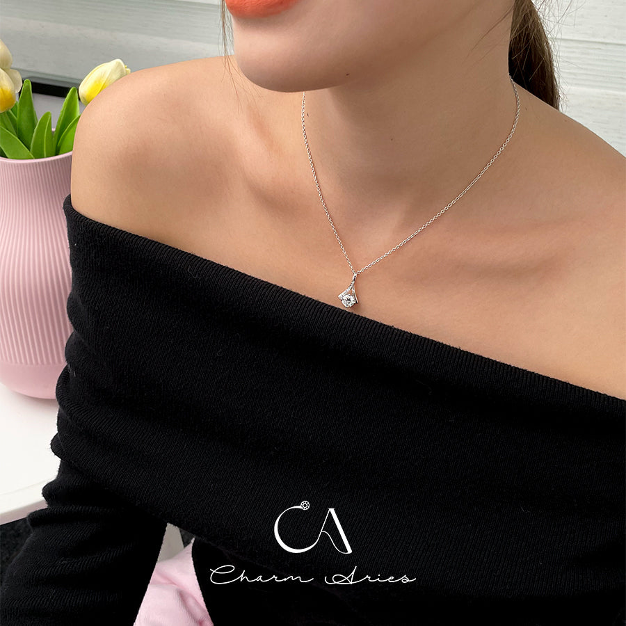 ROMANCE INTERTWINED  S925 1 CARAT MOISSANITE NECKLACE