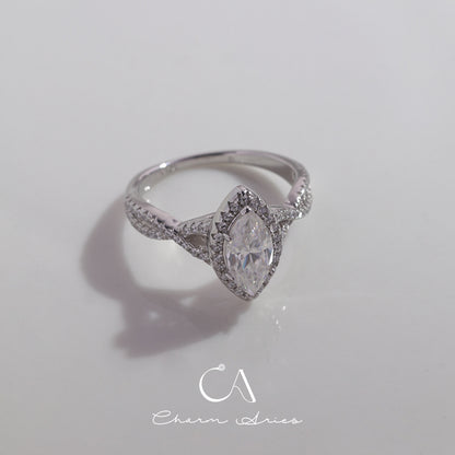 ONE CARAT MOISSANITE S925 ANGEL'S EYE RING