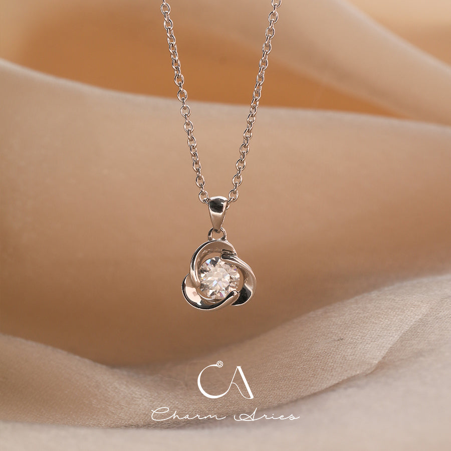 CLASSIC FLOWERS  S925 MOISSANITE 1 CARAT NECKLACE