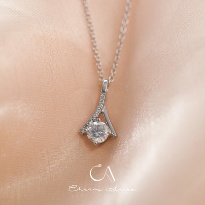 ROMANCE INTERTWINED  S925 1 CARAT MOISSANITE NECKLACE