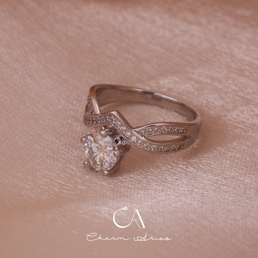 ONE CARAT MOISSAN DIAMOND S925 RING