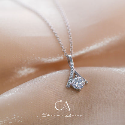 ROMANCE INTERTWINED  S925 1 CARAT MOISSANITE NECKLACE