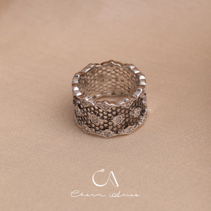 BLACK SWAN LACE S925 WIDE CUTOUT RING