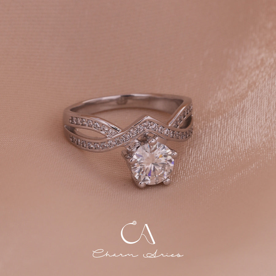 ONE CARAT MOISSAN DIAMOND S925 RING