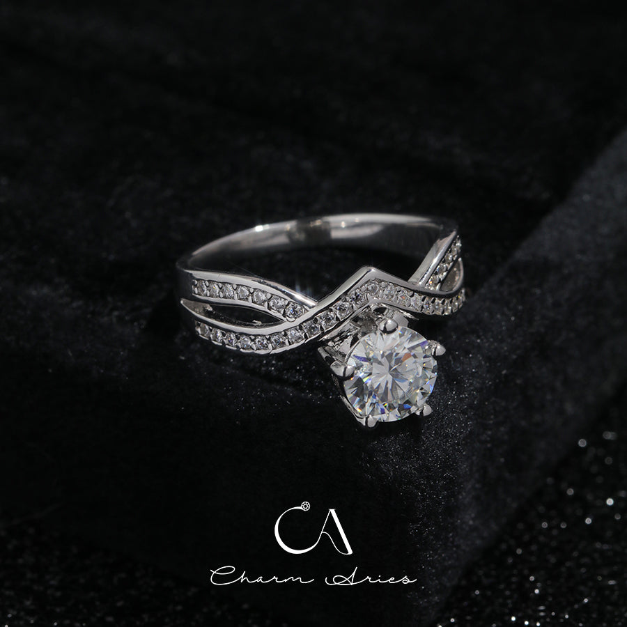 ONE CARAT MOISSAN DIAMOND S925 RING