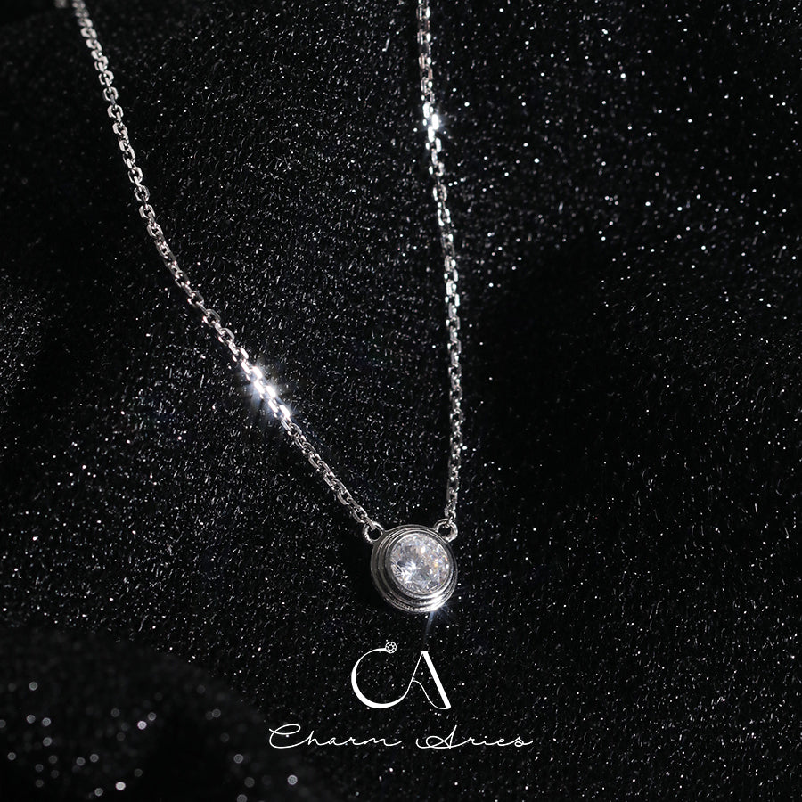 CLASSIC SIMPLE FLYING SAUCER ROUND DIAMOND S925  NECKLACE