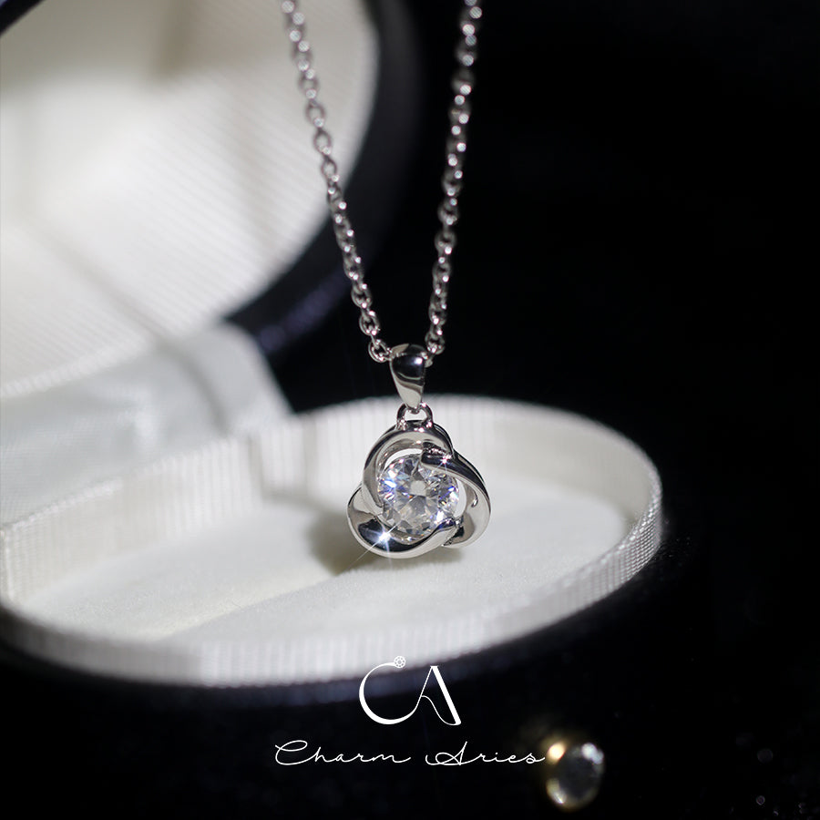 CLASSIC FLOWERS  S925 MOISSANITE 1 CARAT NECKLACE