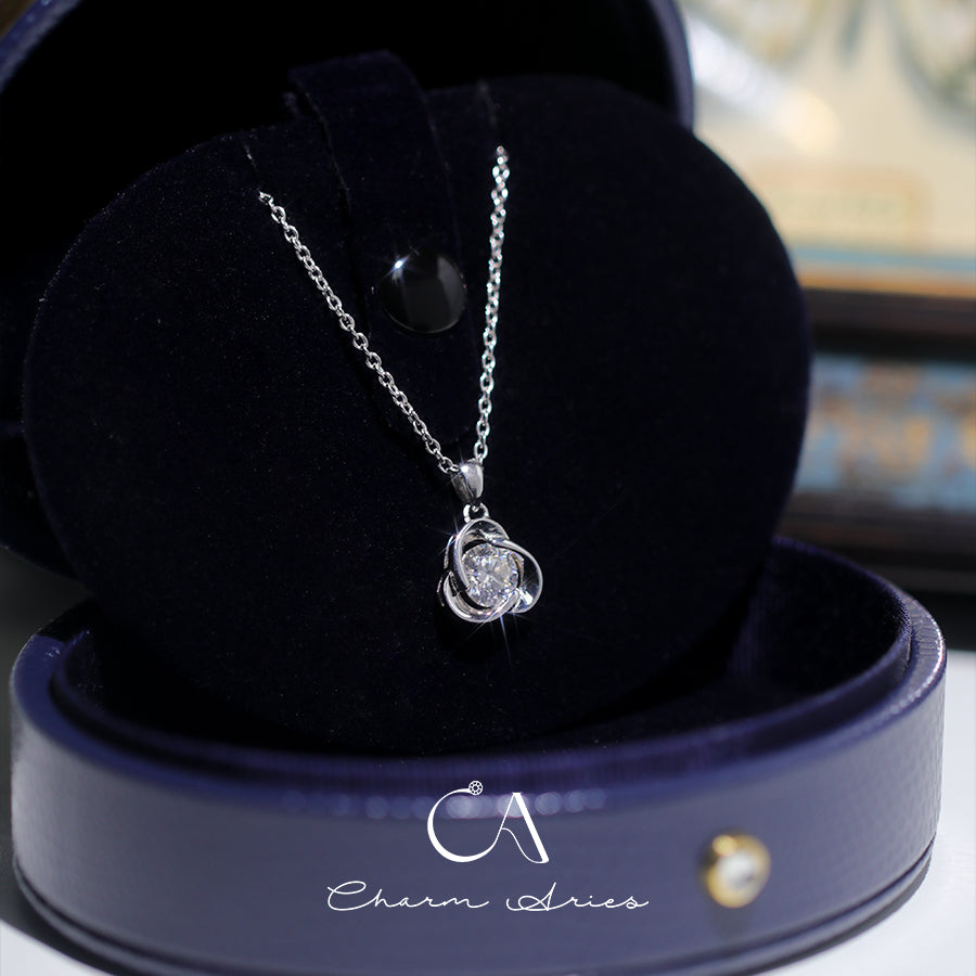 CLASSIC FLOWERS  S925 MOISSANITE 1 CARAT NECKLACE