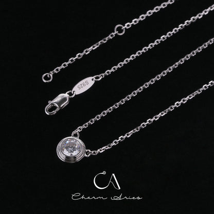 CLASSIC SIMPLE FLYING SAUCER ROUND DIAMOND S925  NECKLACE