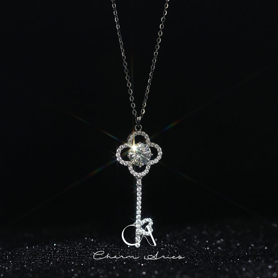 CLOVER FULL DIAMOND KEY PENDANT S925 SILVER NECKLACE