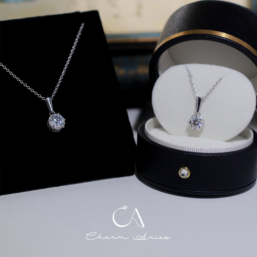 SIX CLAWS OF SIMPLICITY S925 MOISSANITE NECKLACE