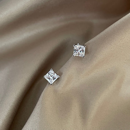 [CharmAries]Delicate Square Shape Earrings