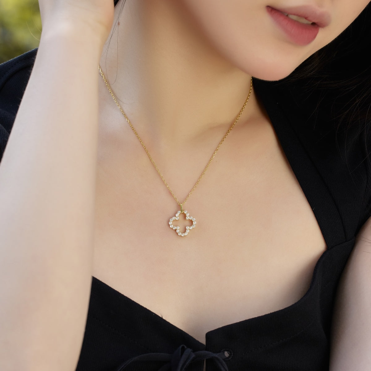 [CharmAries]Four-Leaf Clover Hollow Design Exquisite Necklace