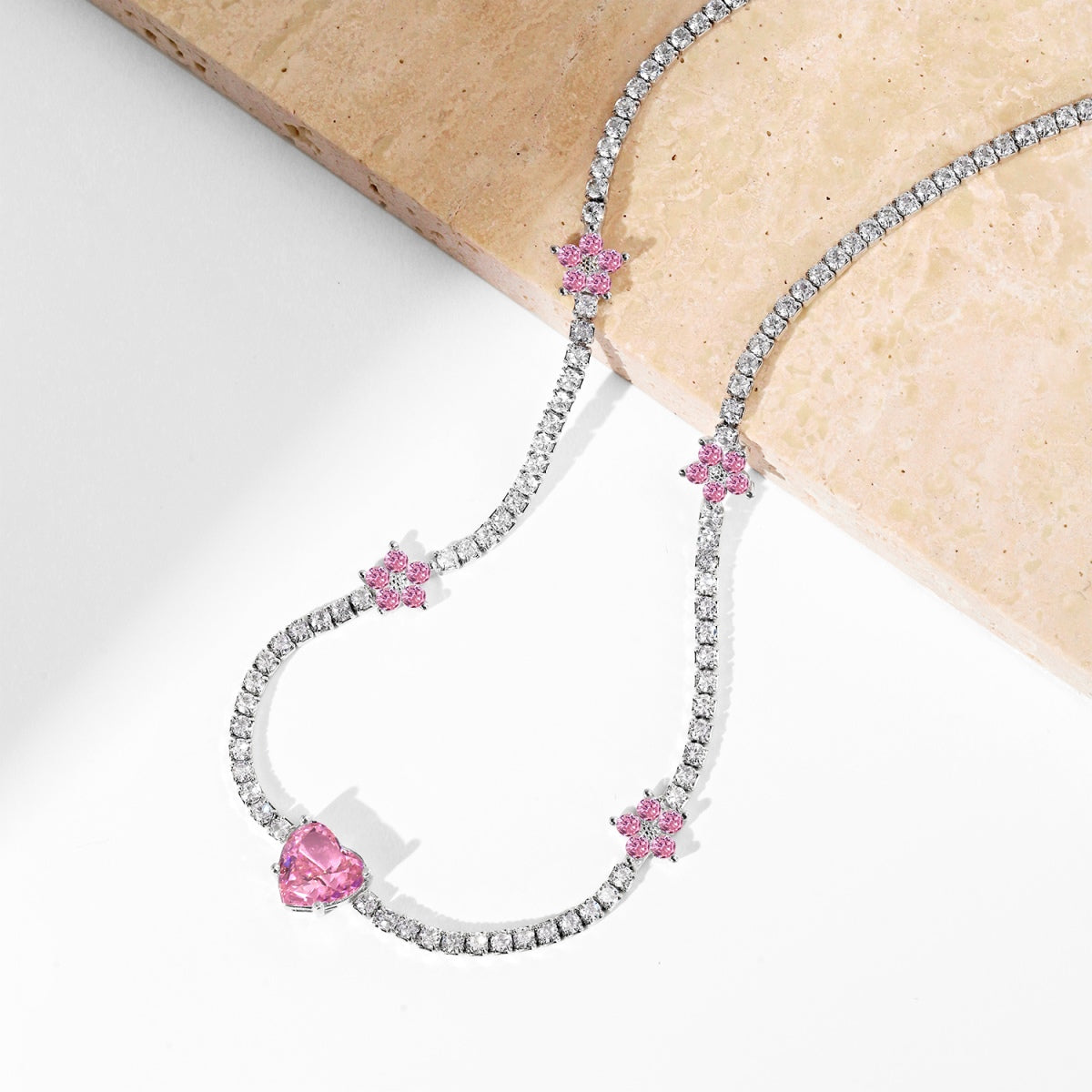 [CharmAries]Dazzling Pink Heart Flower Necklace