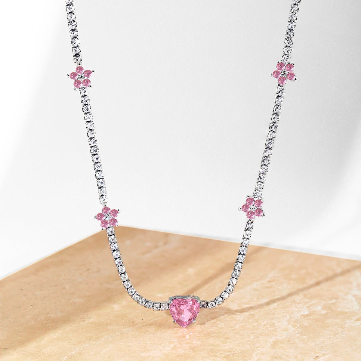 [CharmAries]Dazzling Pink Heart Flower Necklace