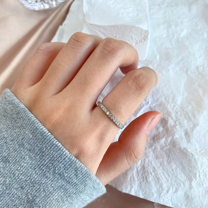 [CharmAries]Delicate Sparkling Round Cut Daily Ring