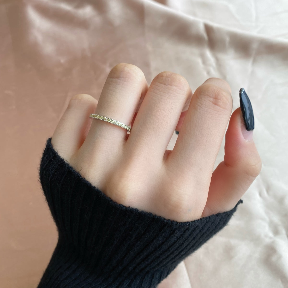 [CharmAries]Delicate Sparkling Round Cut Daily Ring