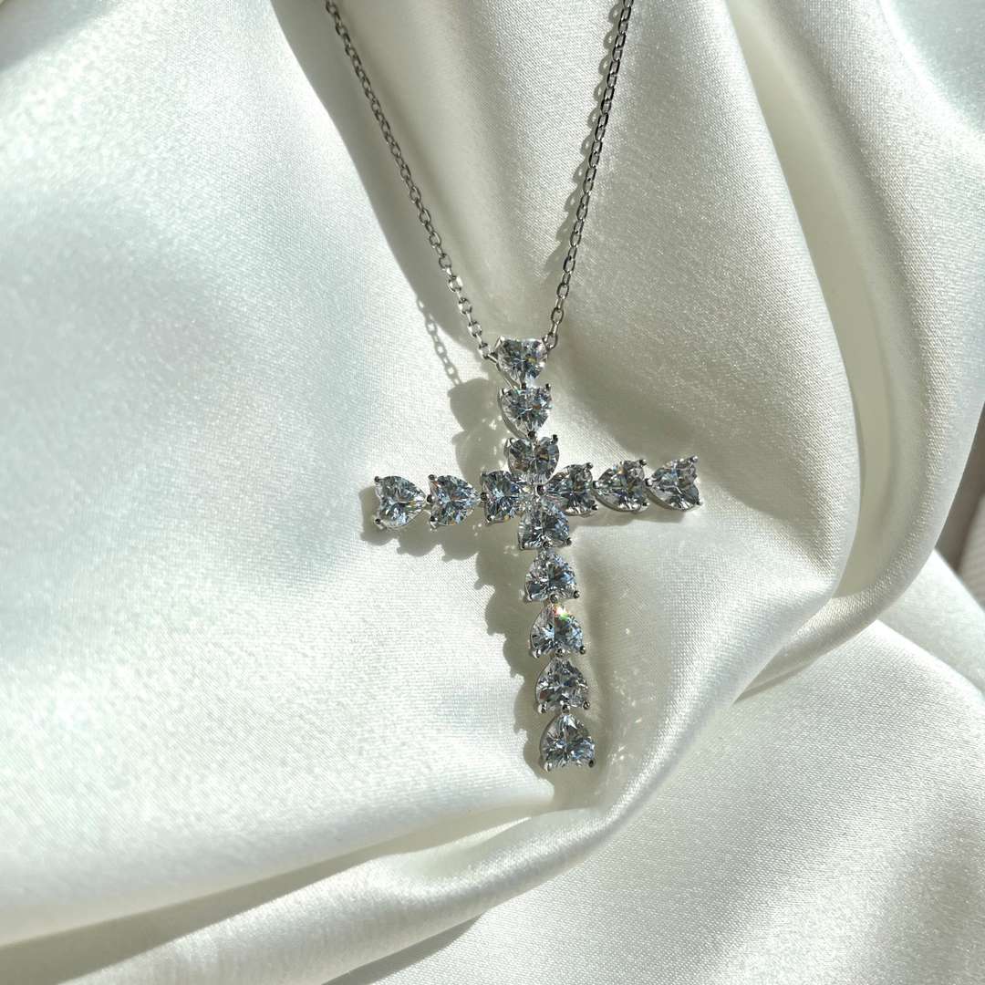 [CharmAries]Radiant Cross Shape Necklace