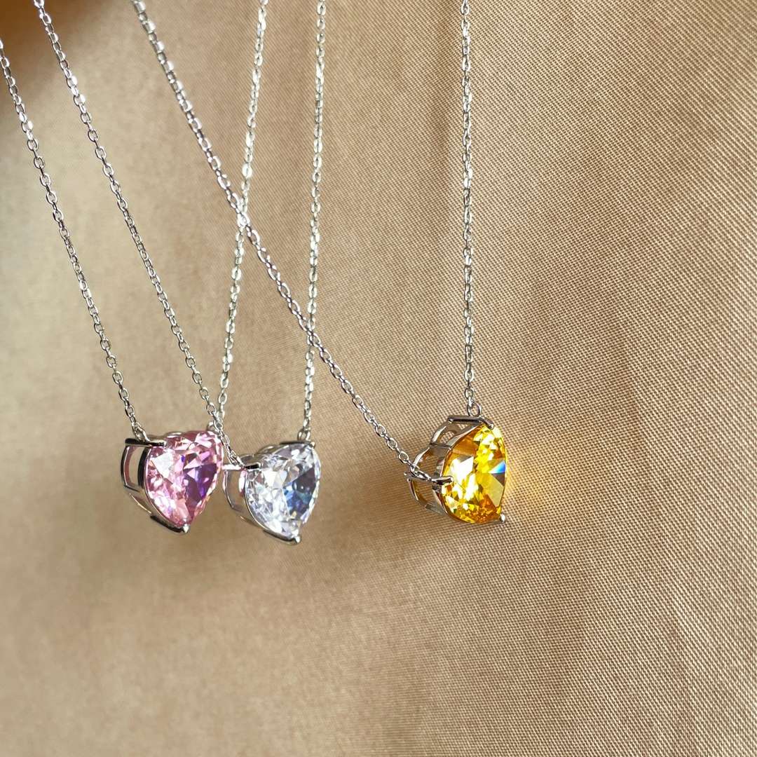 [CharmAries]6.0 carat Radiant Heart Shape Necklace