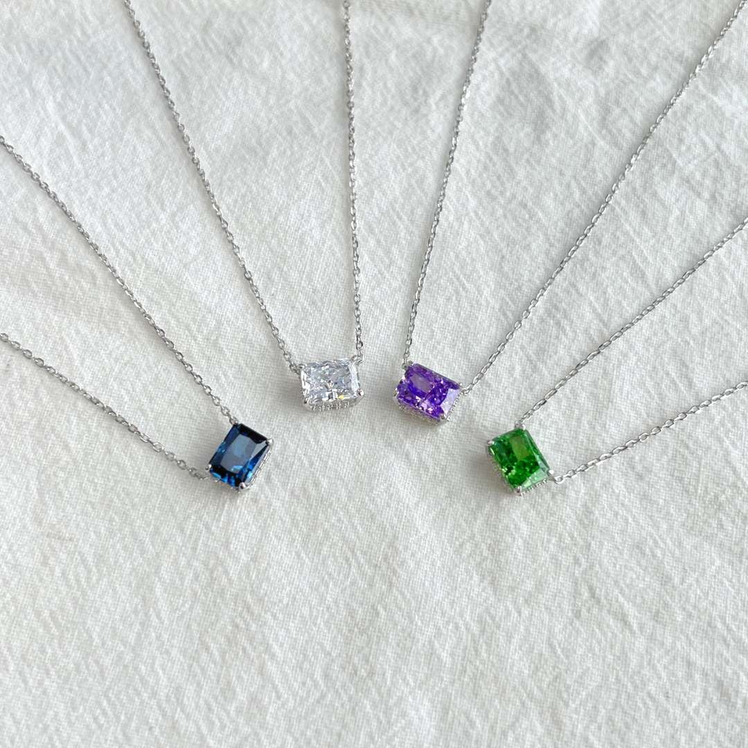 [CharmAries]Luxurious Square Shape Colorful Necalack