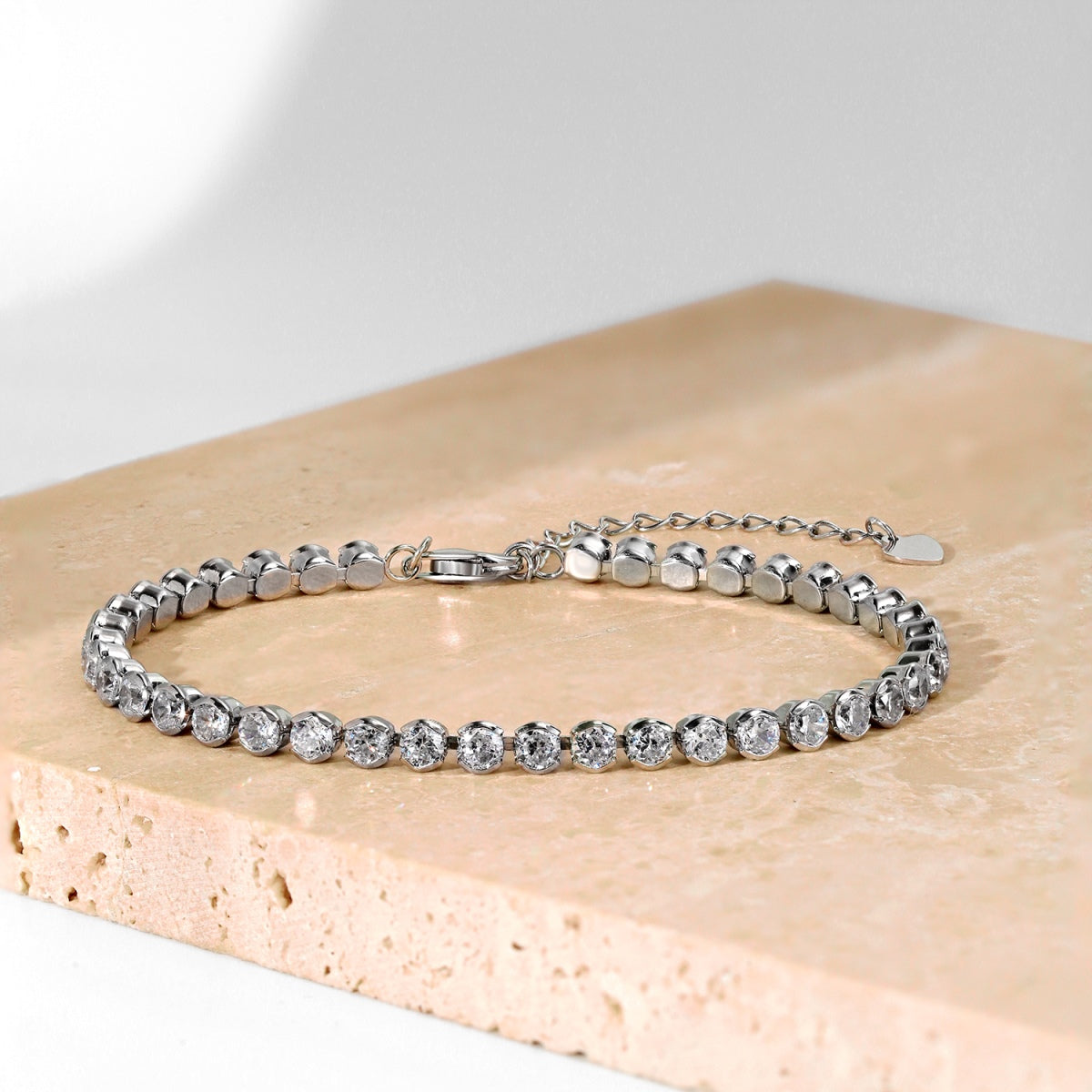 [CharmAries]Ornate  Sparkling Round Cut Daily Bracelet