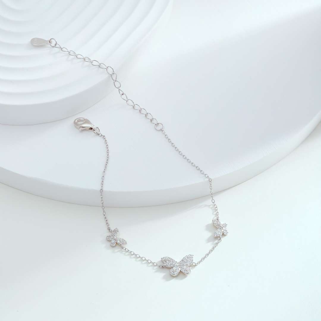 [CharmAries]Delicate Butterfly Pendant Bracelet