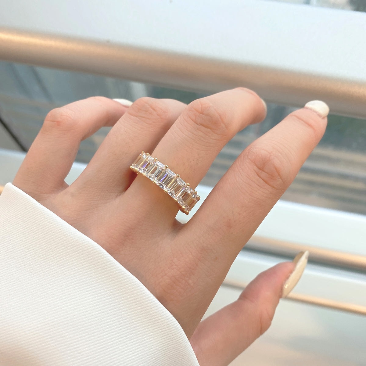 [CharmAries]0.75 Carat Elegant Emerald Cut Tennis Ring