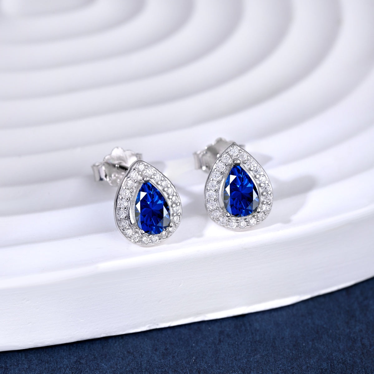 [CharmAries]Luxurious Water Drop Shape Earrings