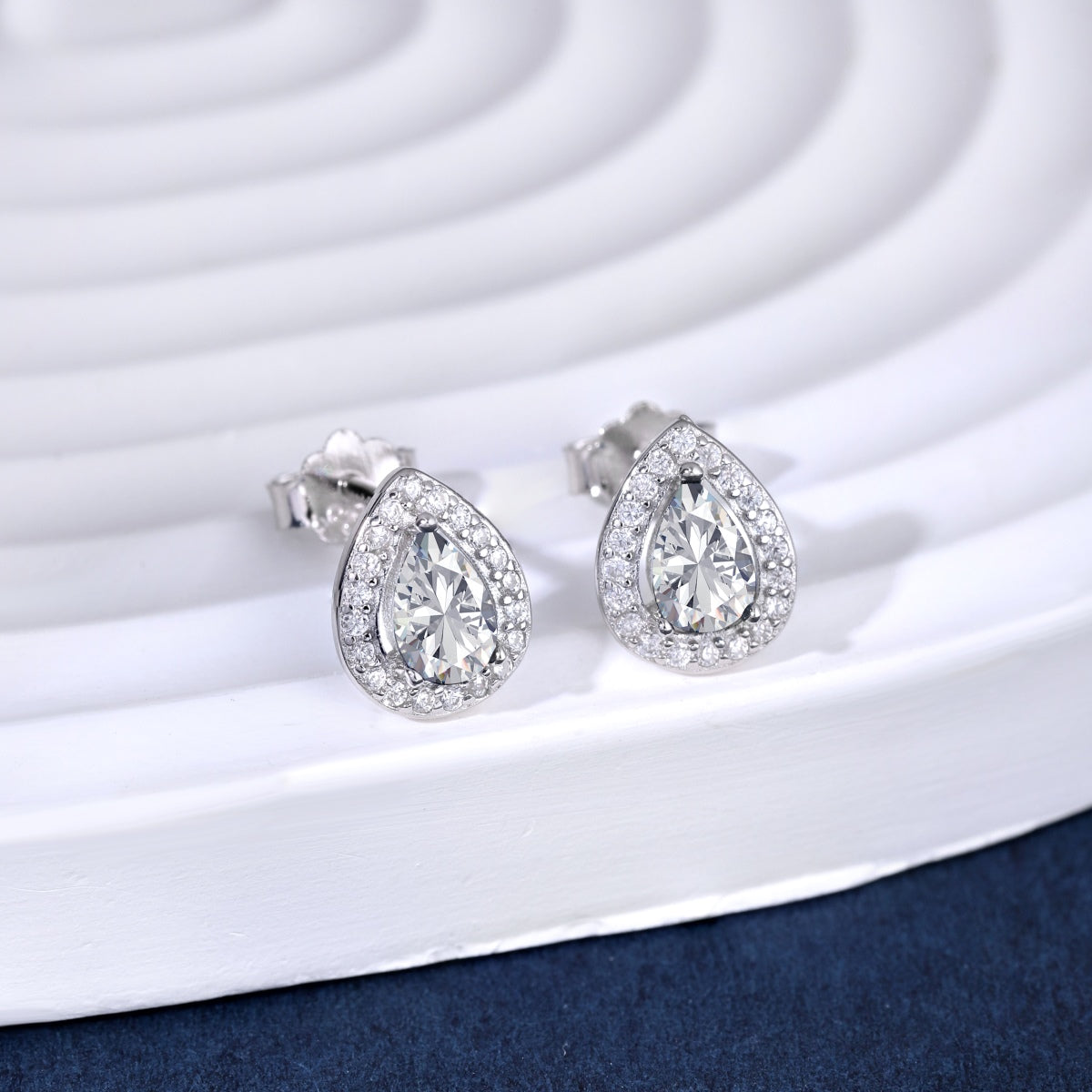 [CharmAries]Luxurious Water Drop Shape Earrings