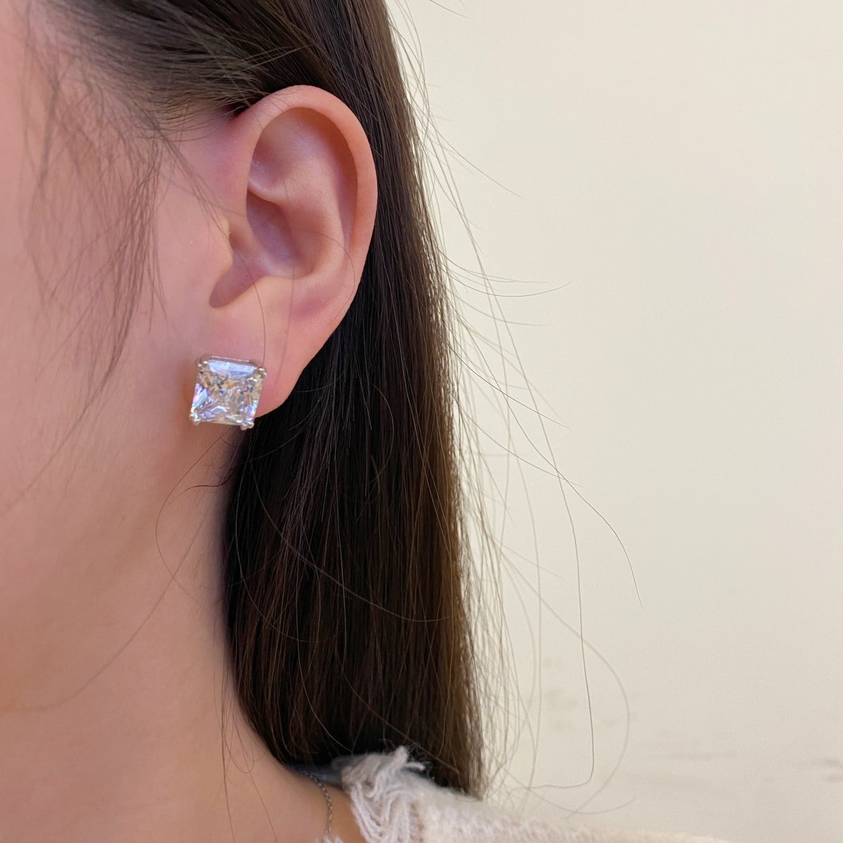 [CharmAries]Delicate Square Shape Earrings