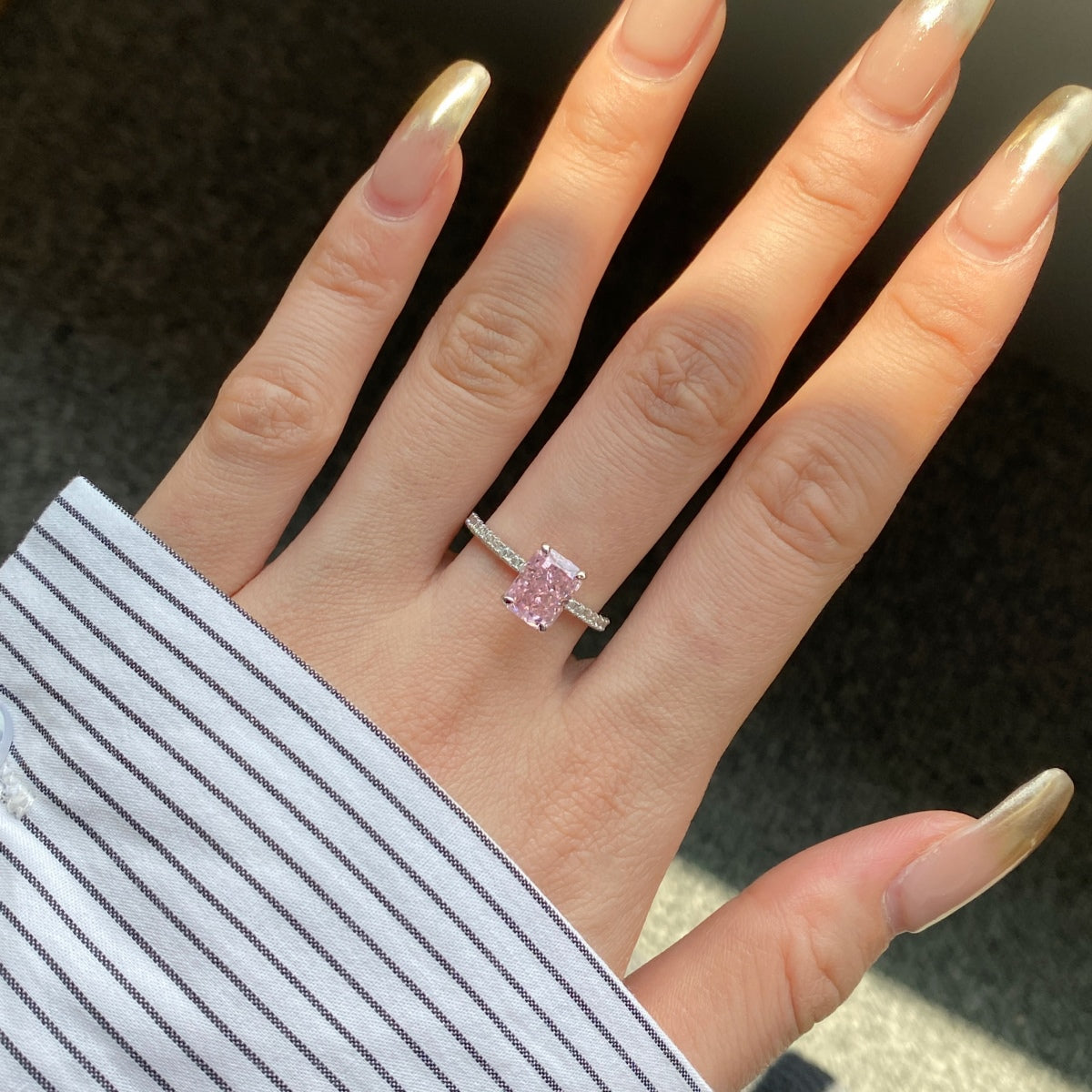 [CharmAries]2.0 Carat Dazzling Sparkling Radiant Cut Party Ring