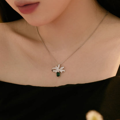 [CharmAries]Luxurious Flower Shape Emerald Cut Necklace