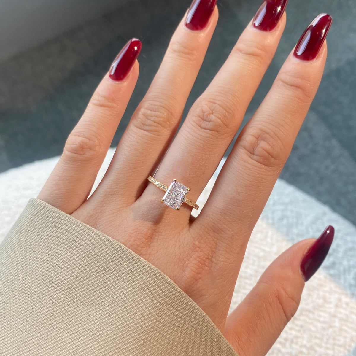 [CharmAries]2.0 Carat Dazzling Sparkling Radiant Cut Party Ring