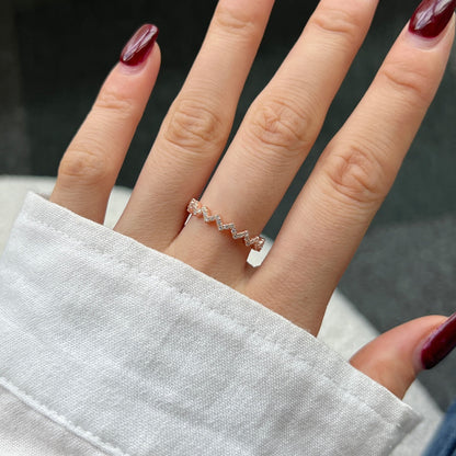 [CharmAries]Delicate Enchanting Wave Shape Daily Ring