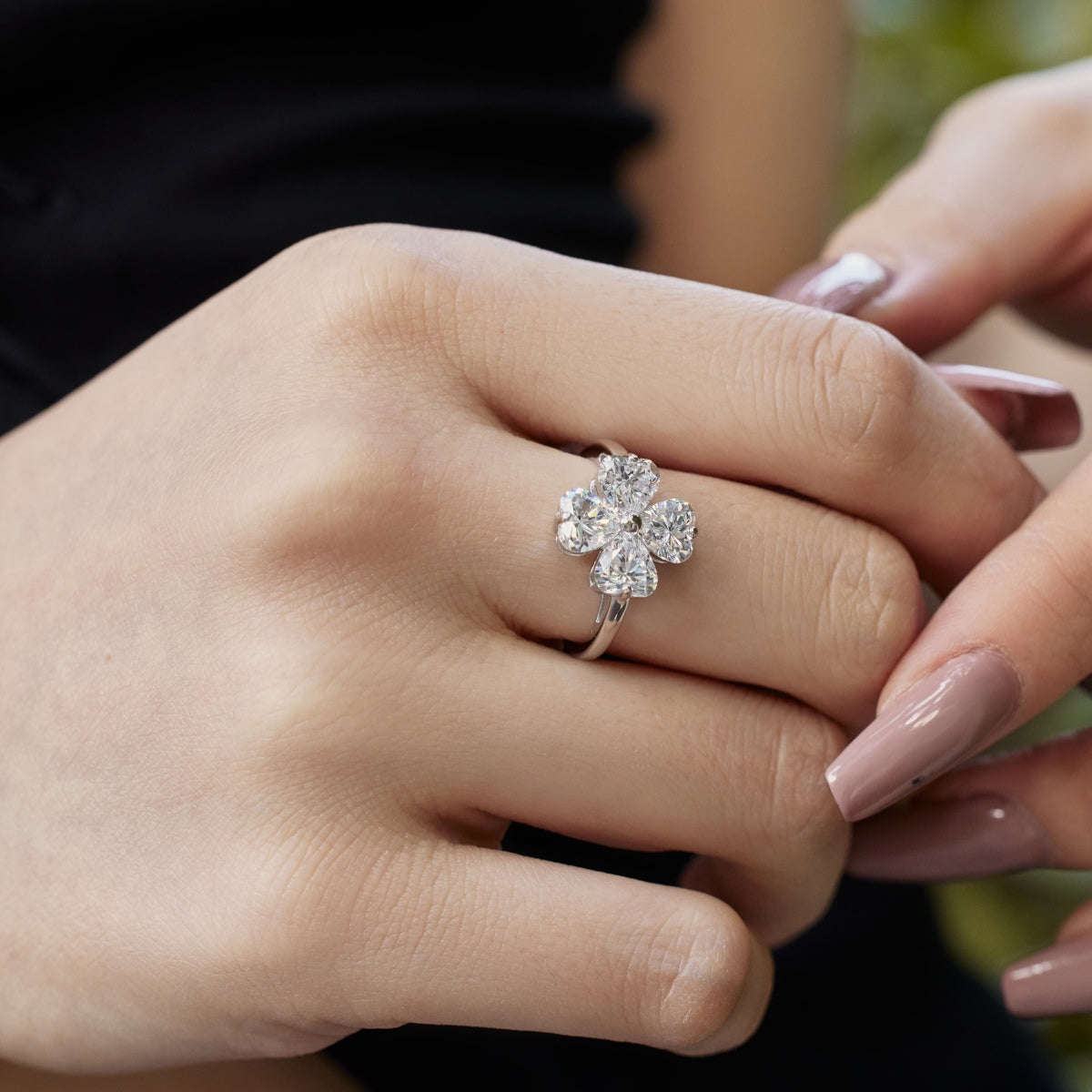 [CharmAries]Heart-shaped Four-Leaf Clover Ball Ring