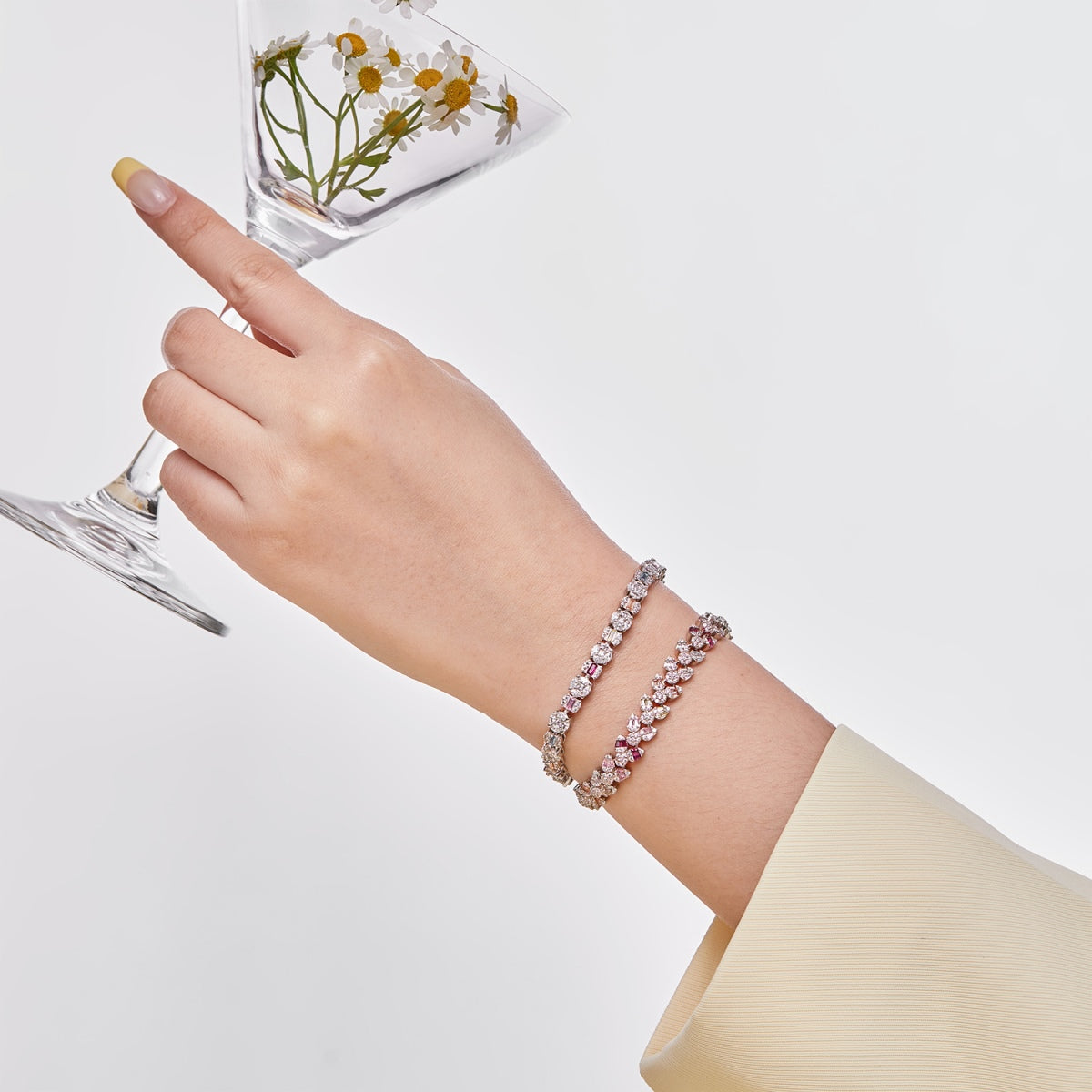 [CharmAries]Dainty Exquisite Flower Shape Daily Bracelet