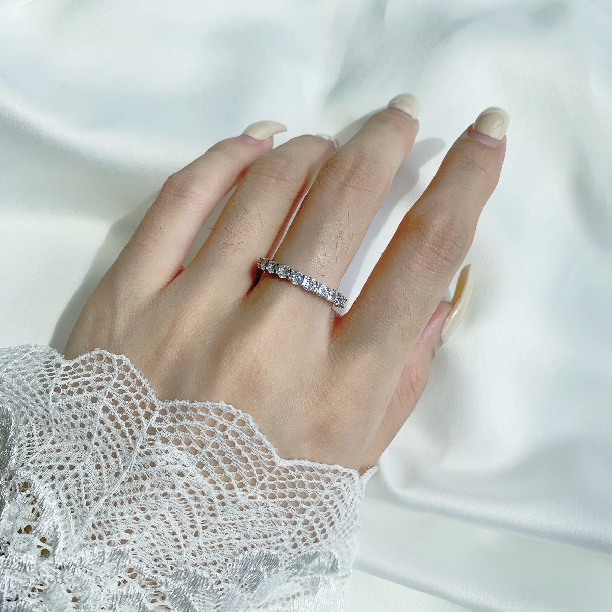 [CharmAries]Sparkling Round Cut Tennis Ring